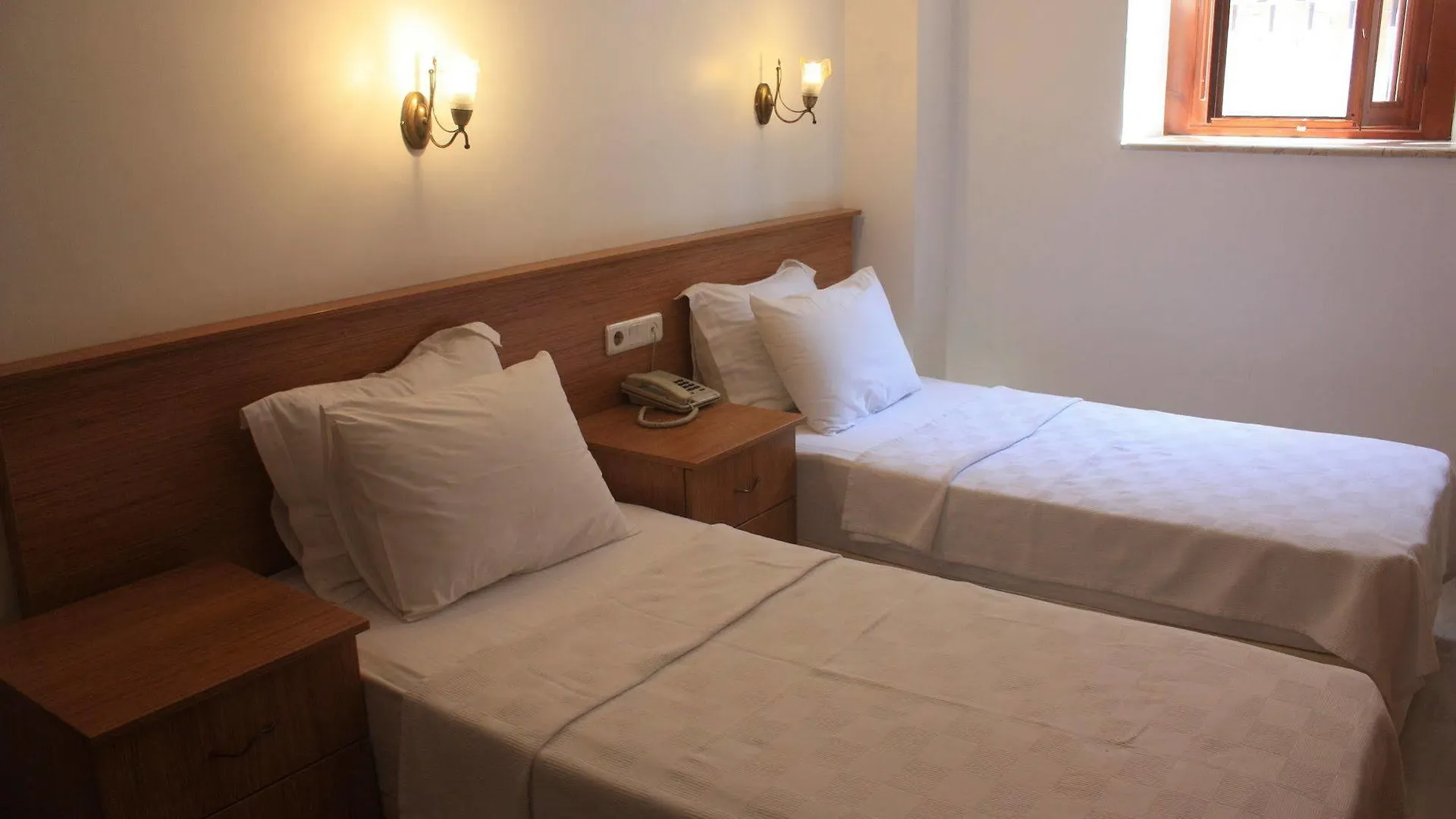 Sizmahan Hotel  Ayvalı